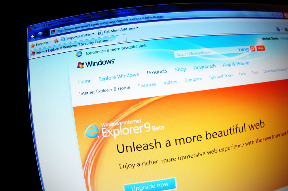 Close up of Internet Explorer home page on laptop screen