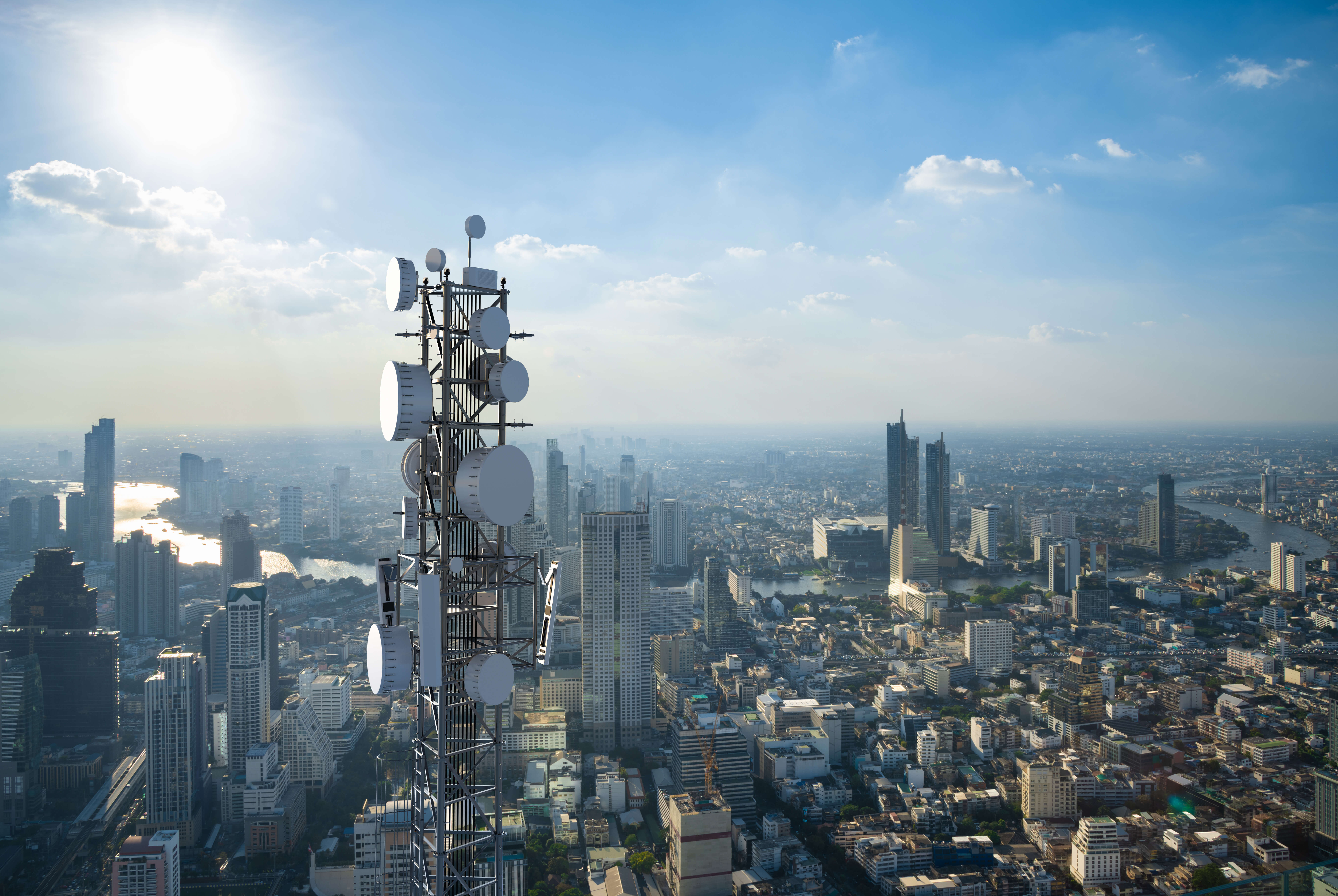 From changes to smartphone vendors’ landscape to telco hyperscallers and 5G, here are the top telecom trends to watch for next year.