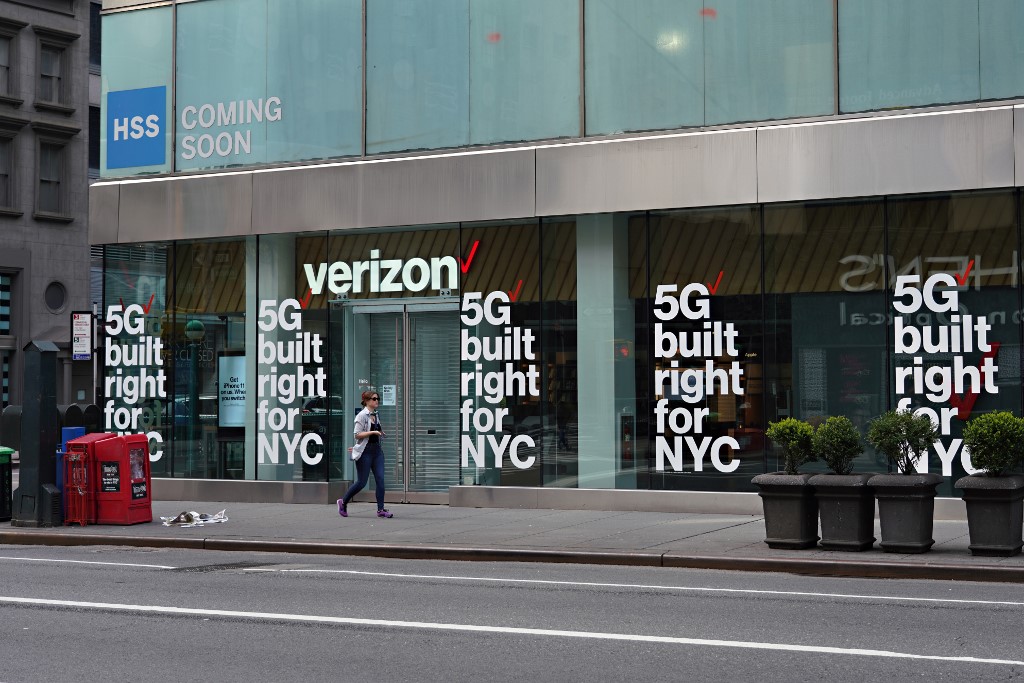 A view of a Verizon store advertising 5G amid the coronavirus pandemic on April 5