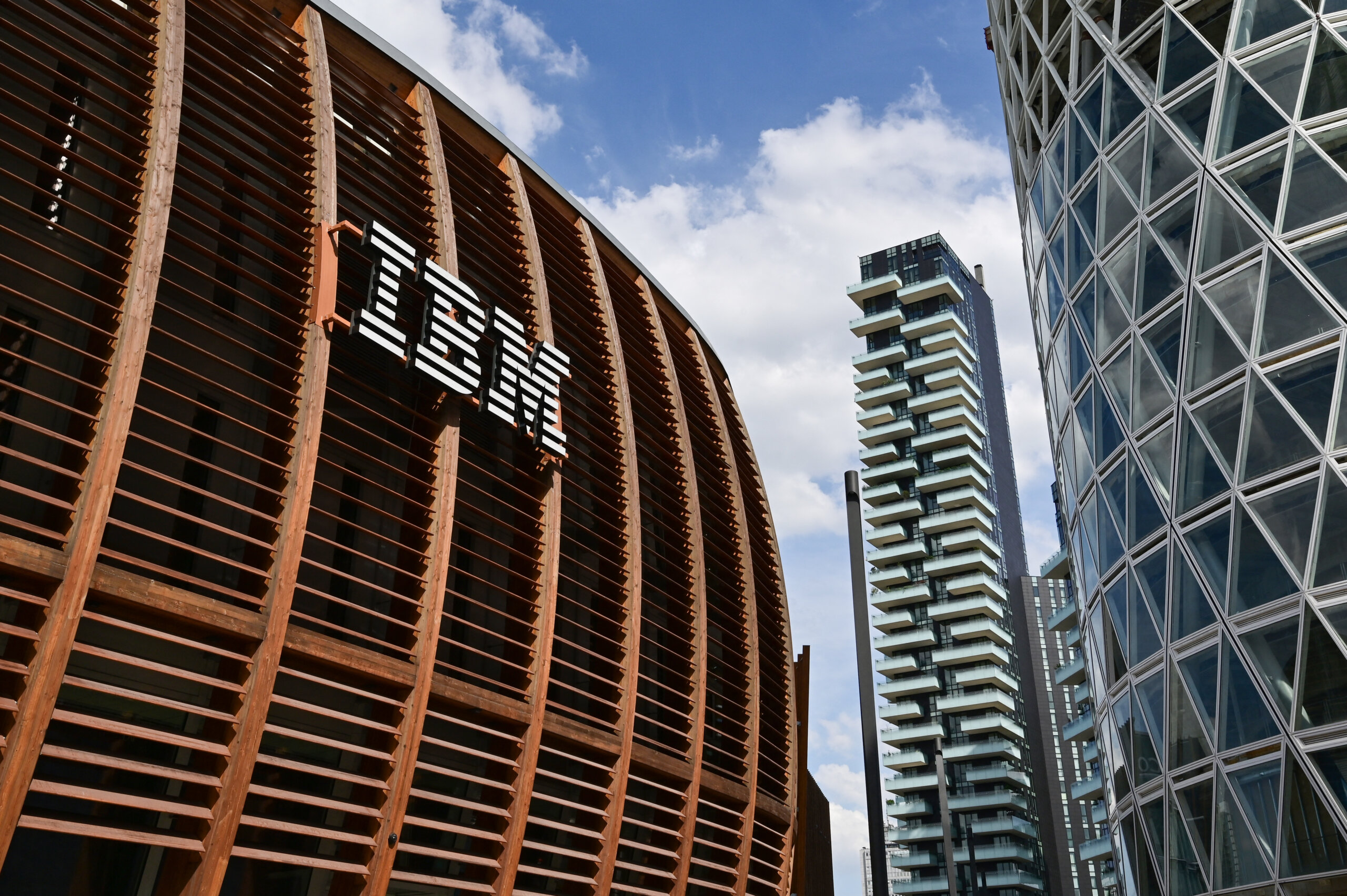 Does the single-vendor cloud approach make sense anymore? IBM says no.