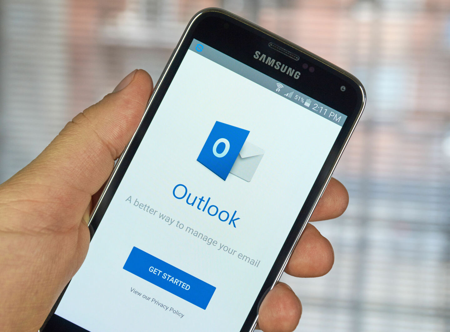Outlook running on a Samsung phone