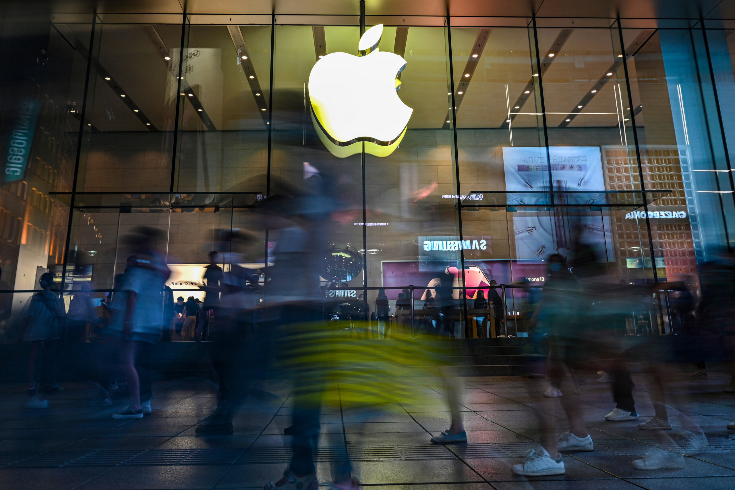 China sees heavy early demand for iPhone 14 despite Covid measures