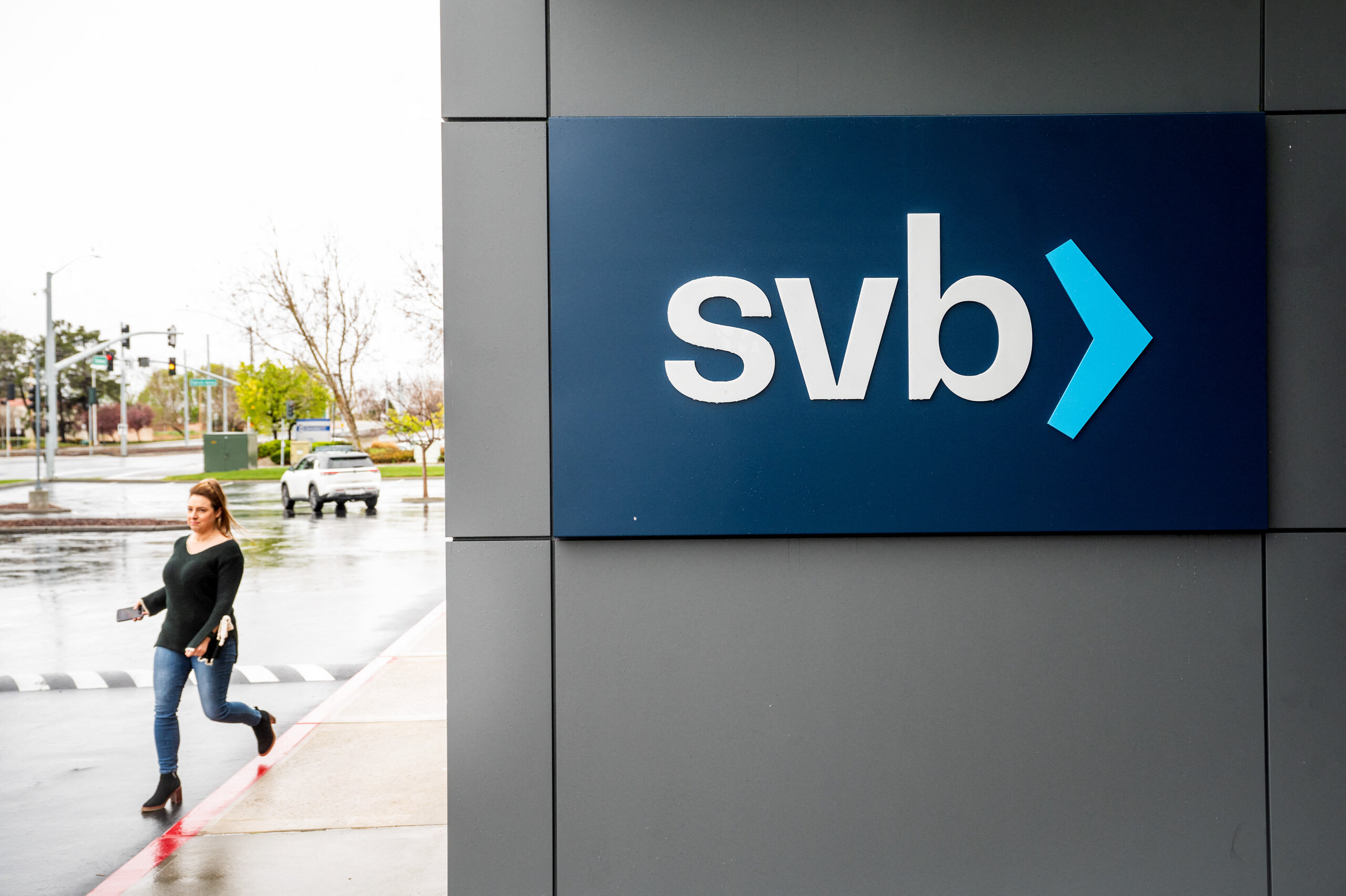 Silicon Valley Bank collapsed, sending startups and tech companies crumbling