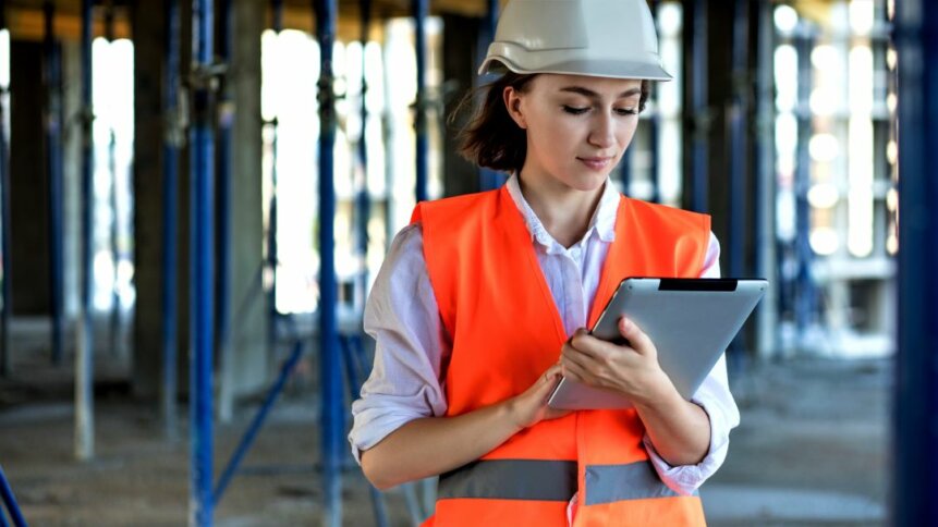 construction firms need to invest in software stay ahead of the competition
