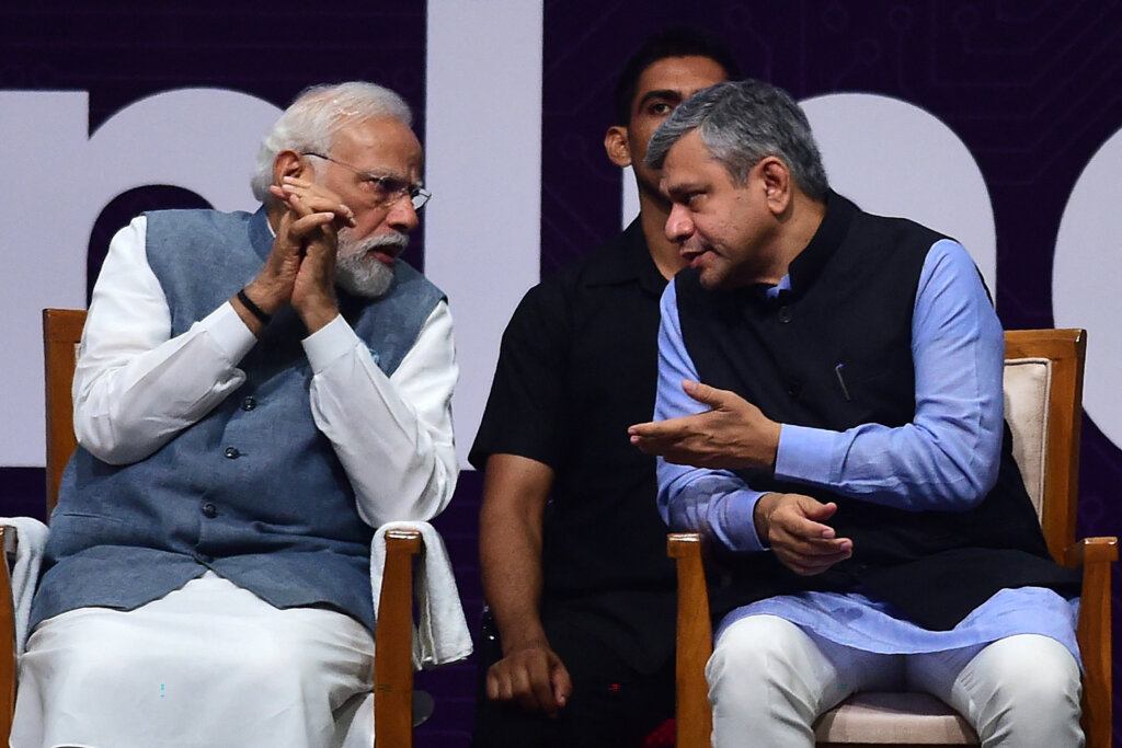 Does India have what it needs to become a semiconductor superpower? Indian PM Modi talked to Minister of Information Ashwini Vasishnaw during SemiconIndia 2023. 