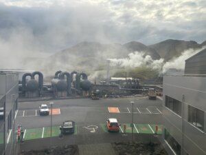 Hellisheiði geothermal power station in Hengill, Iceland. Geothermal power lowers both economic and environmental costs for data centers in Iceland. Source: TechHQ
