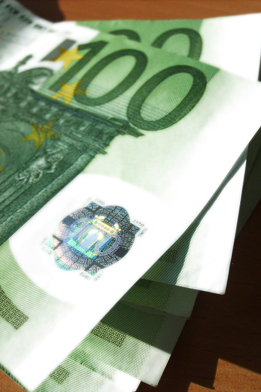 Illustrative image of 100 Euro note for article on what is facebook worth to its users?