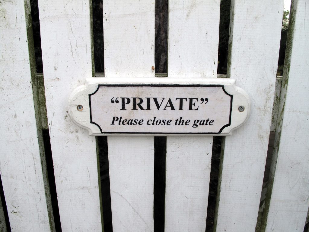 Illustrative image for article on Instagram Map's inherent privacy settings.